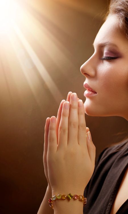 Mujer Orando.